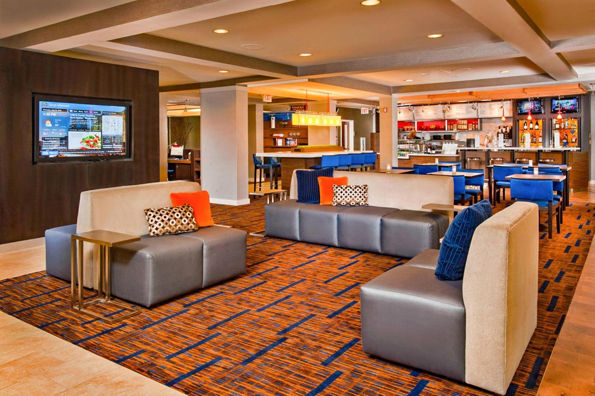 Courtyard By Marriott Frederick Hotel Exterior photo